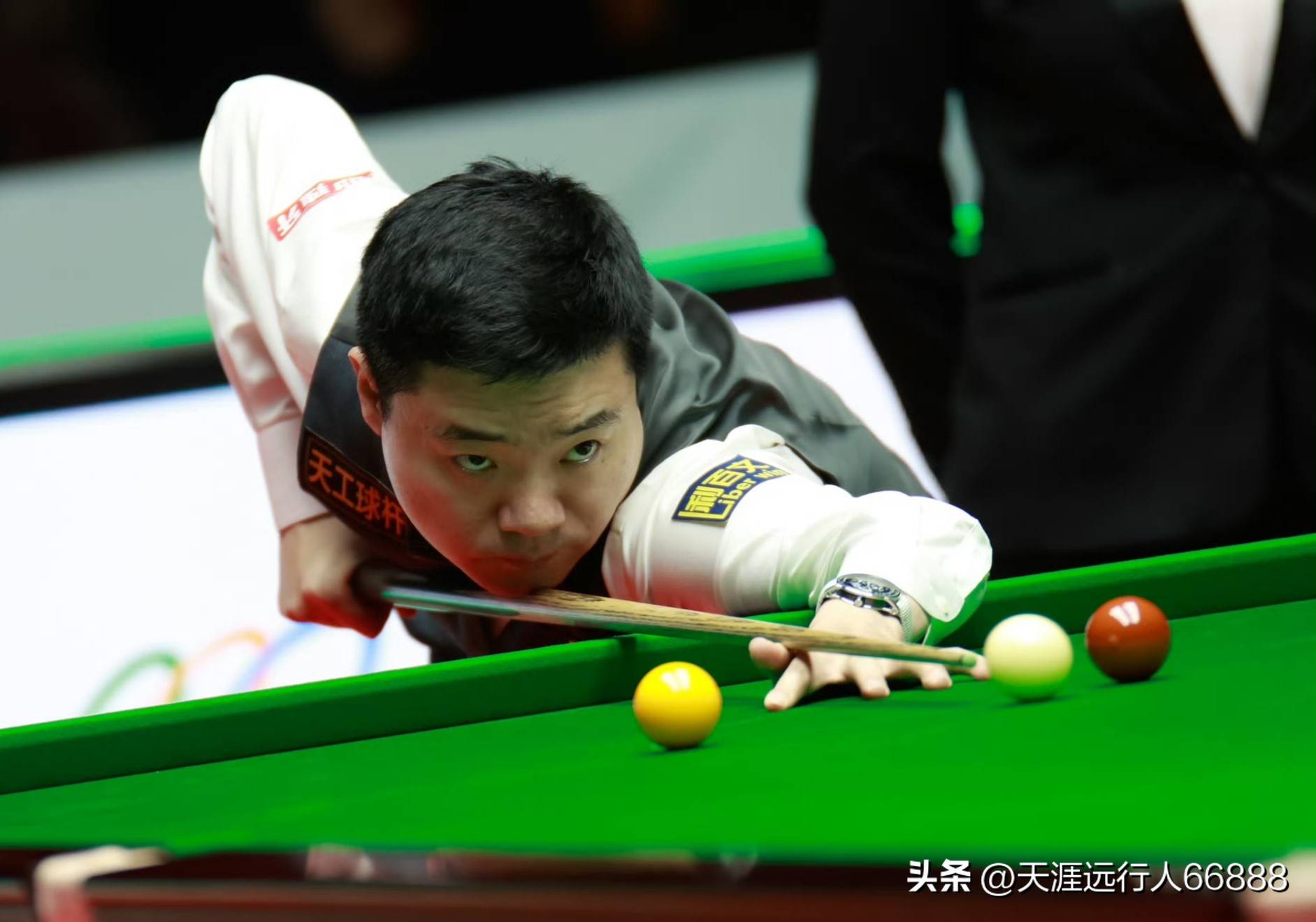 在看台与社 在看台与社